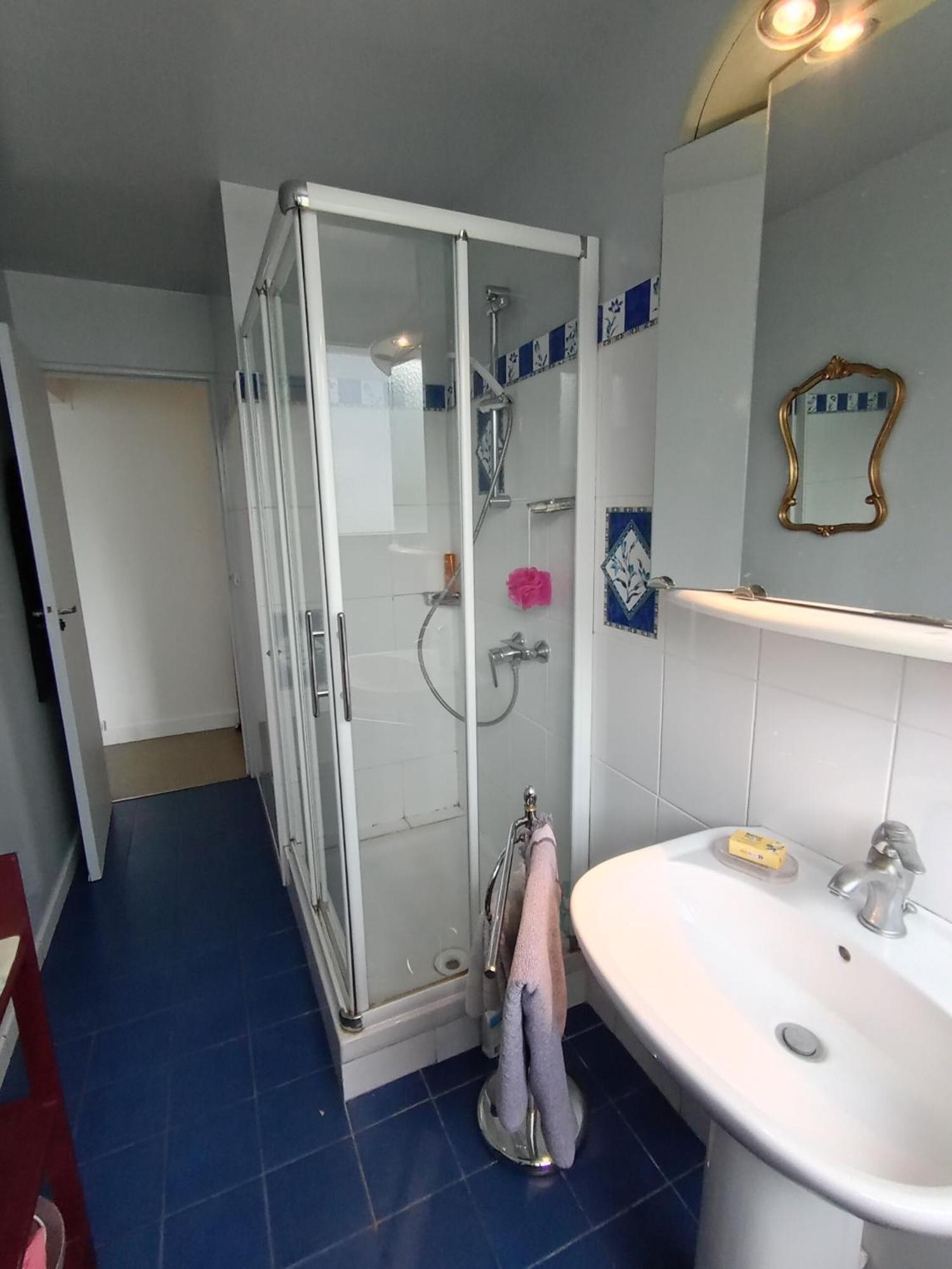 Chambres Cosy Paris Centre Au Pied Du Metro Luaran gambar